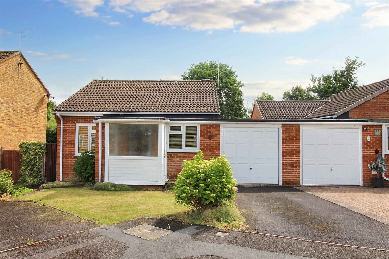 2 bed property in Hawthornes, Tilehurst
